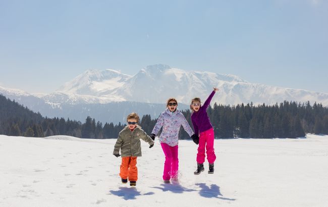 Family fun at the Plateau Arselle Chamrousse &copy; PIERRE JAYET024.jpg