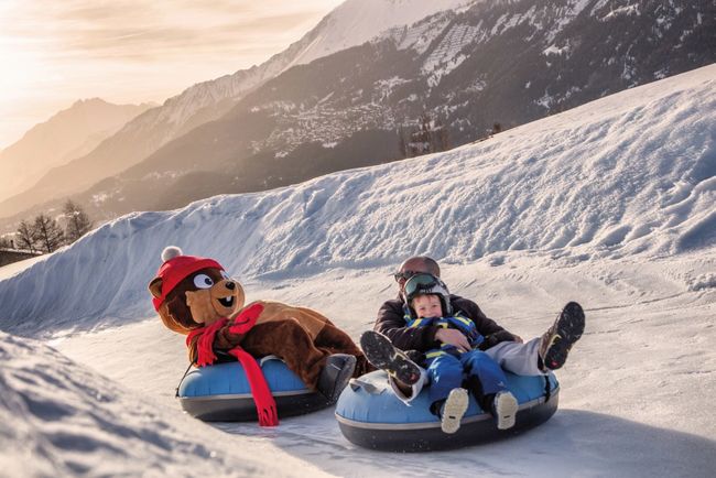 Family fun tubing in Crans-Montana, Switzerland &copy;CMTC_Luciano_Miglionico.jpg