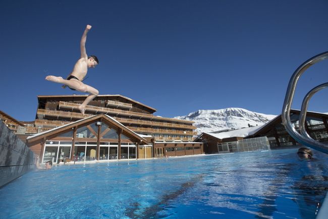Heading to the pool in Alpe d'Huez &copy; OT.jpg